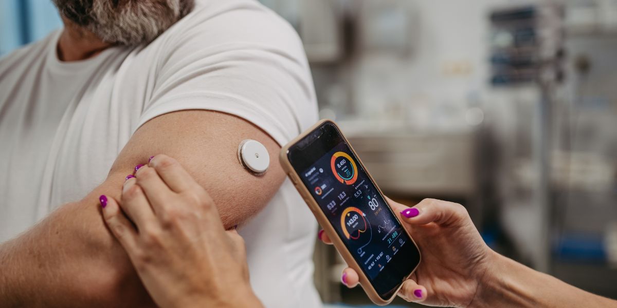 Glucose Monitor: Factors to Consider for Effective Diabetes Management